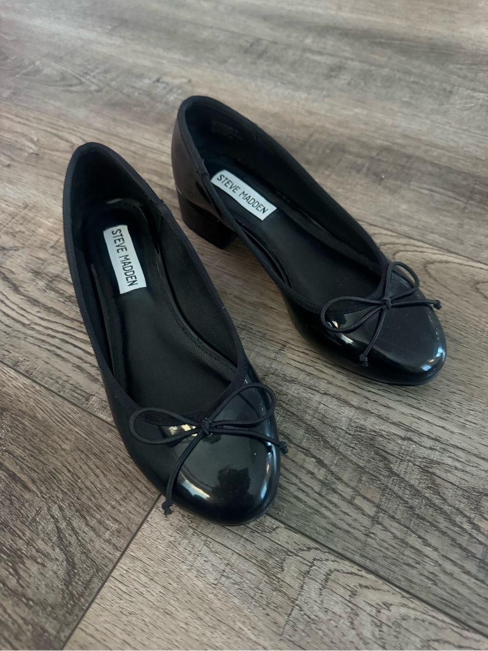 Steve Madden Black Patent Toe Bow Low Heel Pumps
